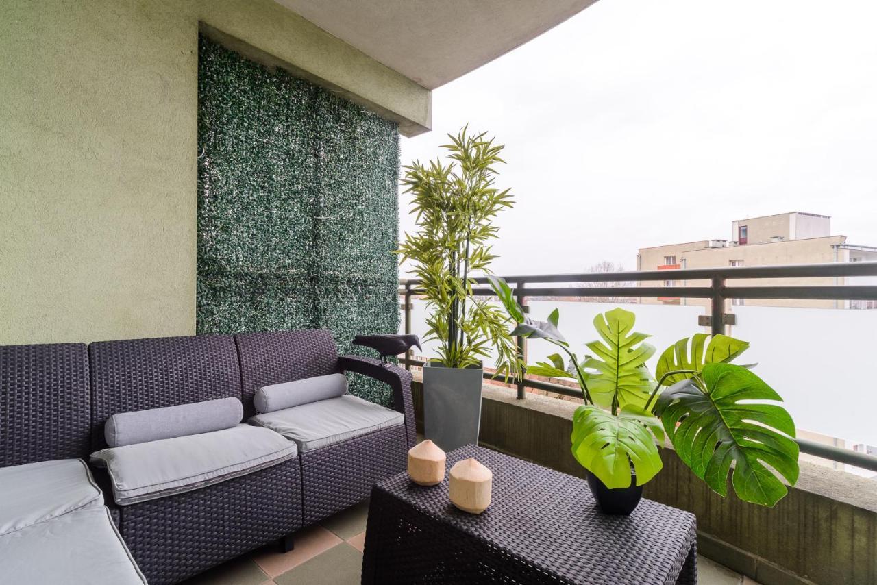 Family Apartment With A Terrace On Aleje Jerozolimskie Warsaw Ngoại thất bức ảnh
